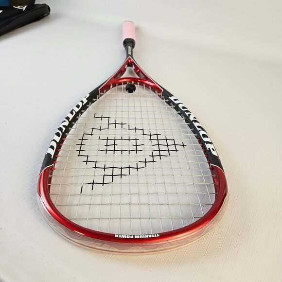 Dunlop Black Max Titanium 510 Squash Racket With Cover and New Grip - Picture 2 of 7